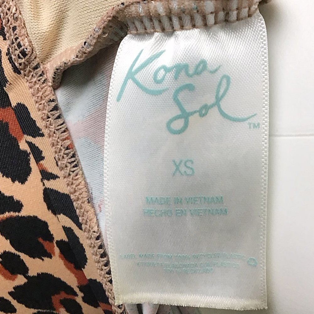 Kona Sol Leopard Gold Ring One Piece Swimsuit - Picture 11 of 13